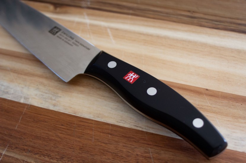 zwilling twin signature 3-pc starter - the handle is a great choice for hands of varying sizes.
