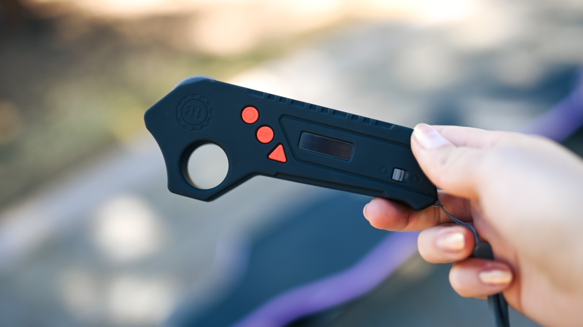 backfire zealot s - the remote was one of the first things we noticed about the zealot s...