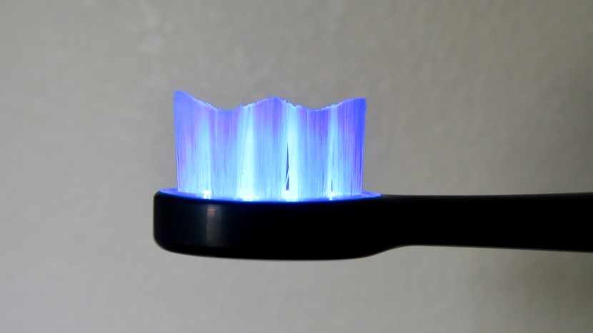 snow led - the brush head of the snow led isn't too large, making it a...