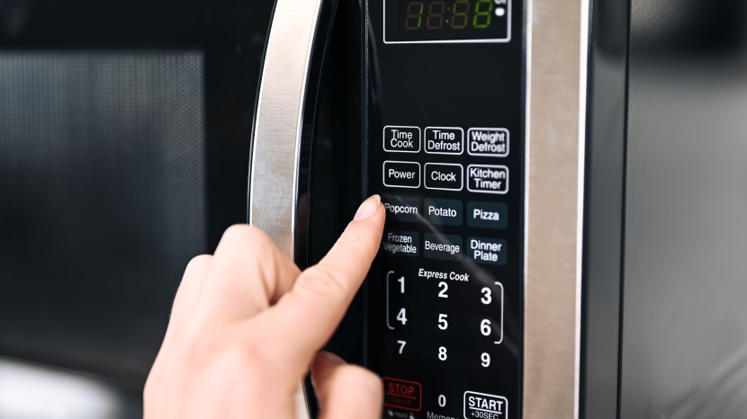 farberware classic fmo11ahtbkb - the farberware has standard features you would see on most modern...