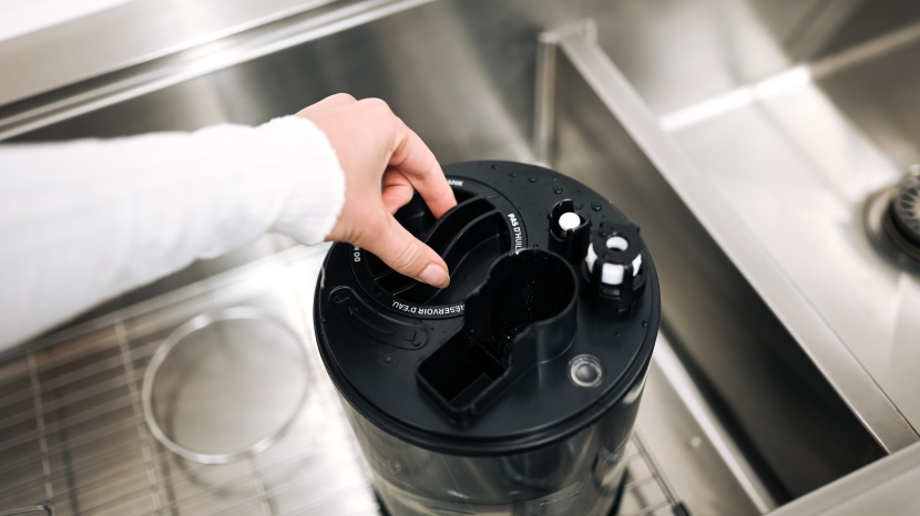 simply unscrew the cap to utilize the 3.25" opening for easy refills.