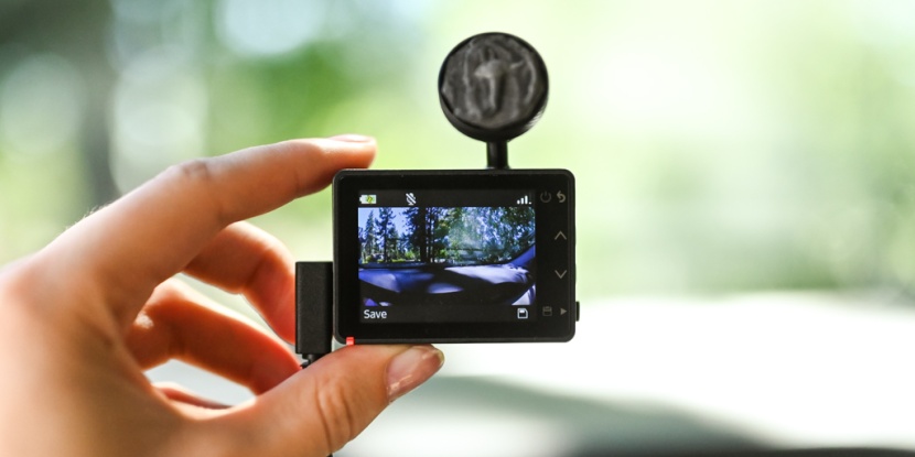 garmin 57 - the lcd screen is clear and easy to see, despite the subpar video...