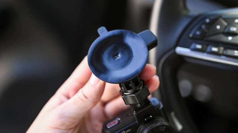 the suction mount is super easy to use, very reliable and roughly...