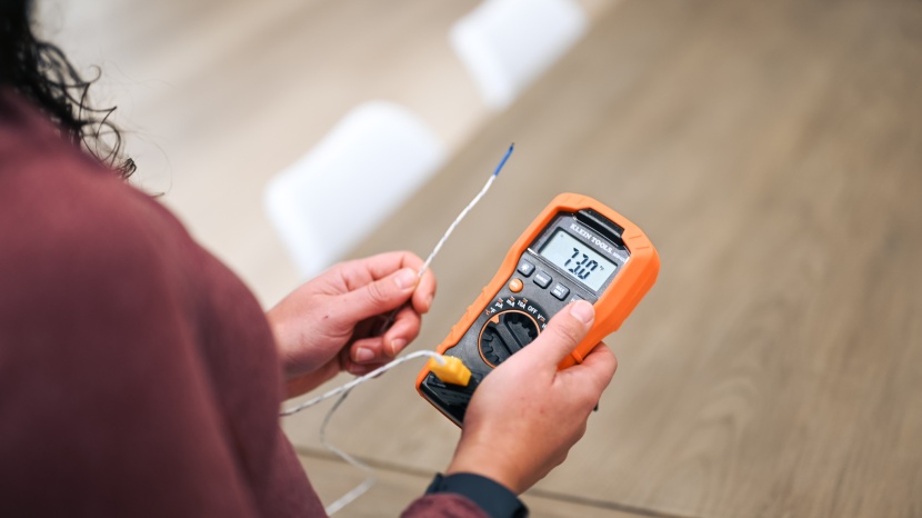 multimeter - the klein tools mm400 can read temperatures up to 1000 degrees...