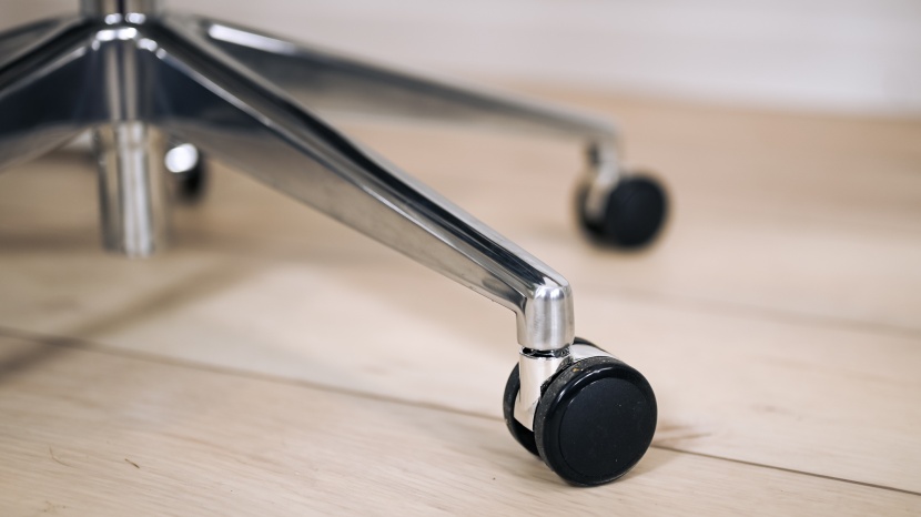 x-chair x2 k-sport mgmt - high-quality plastics and metals make up the construction of the...