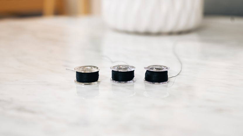 the wound bobbins show a little inconsistency.