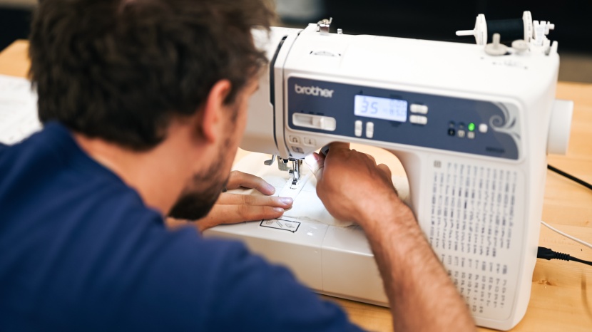 brother xr9550 - our ace tester, austin, using the buttonhole stitch.
