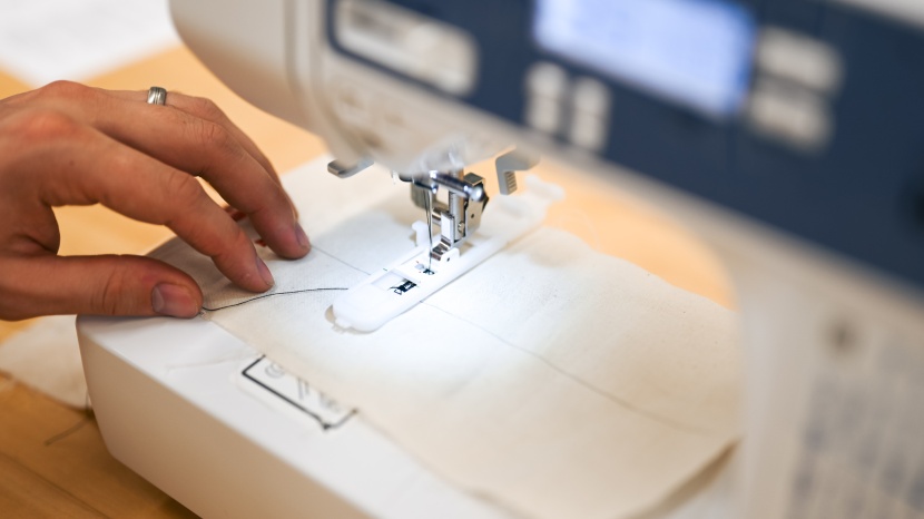 brother xr9550 - clear lighting and an easy set-up makes sewing buttonholes a breeze.