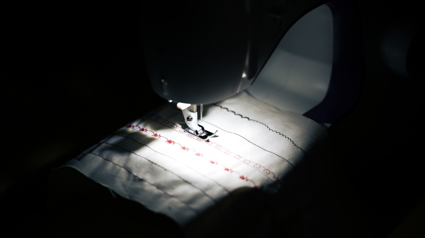 singer m3500 - this sewing machine has a fantastic light.