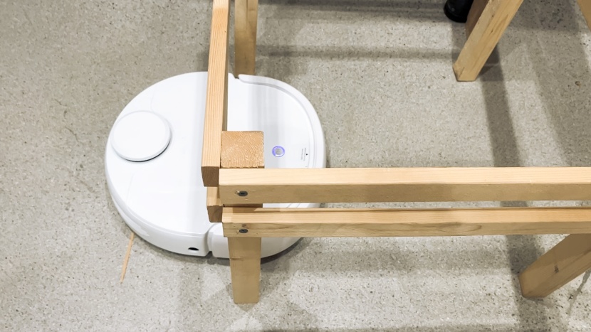 narwal t10 - weaving around our furniture obstacle course.