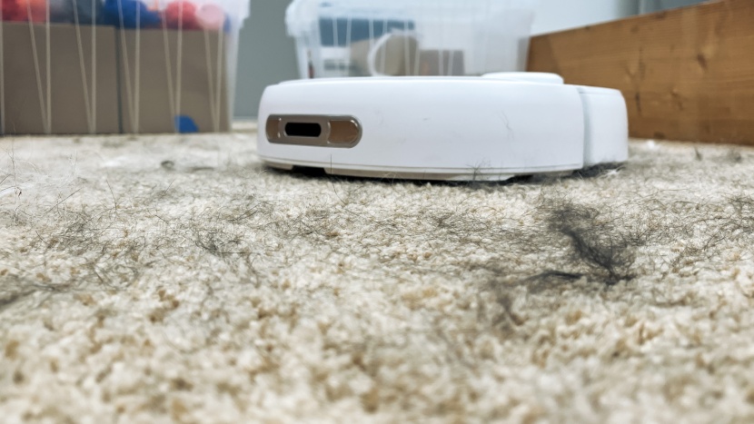 narwal t10 - pet hair everywhere (except in the vacuum).