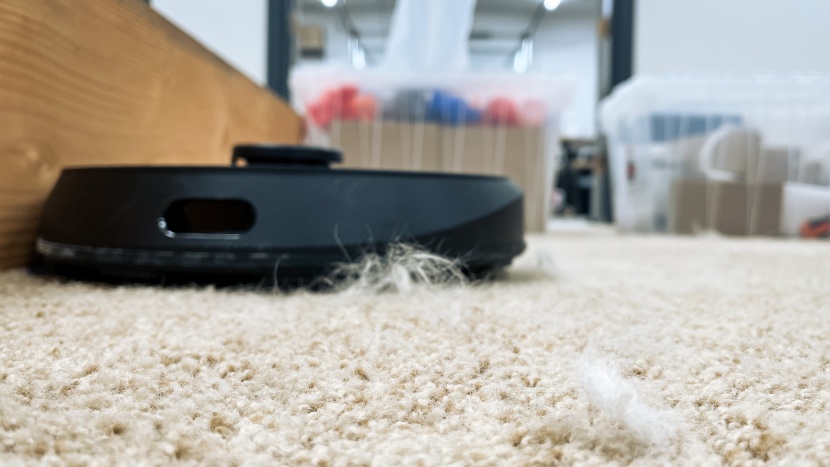 eufy robovac x8 hybrid - tackling pet hair in carpeting.
