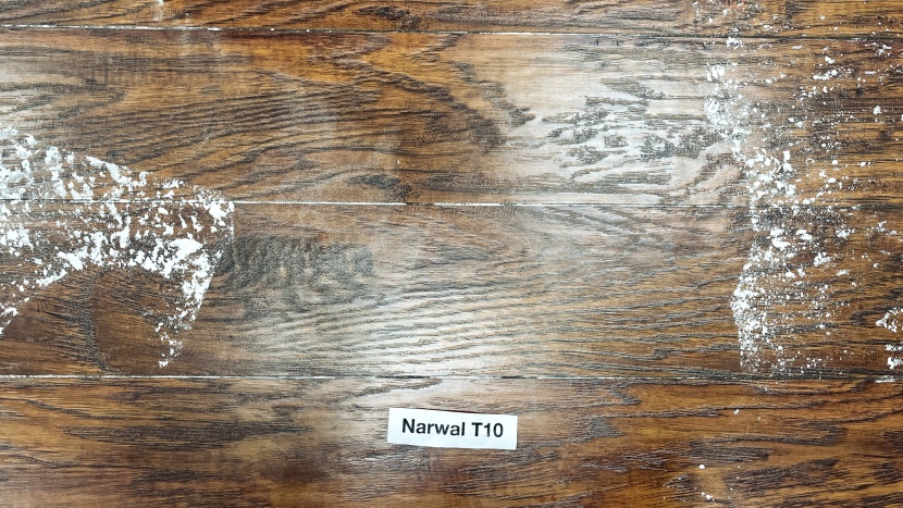 narwal t10 - a slight haze of flour left behind.