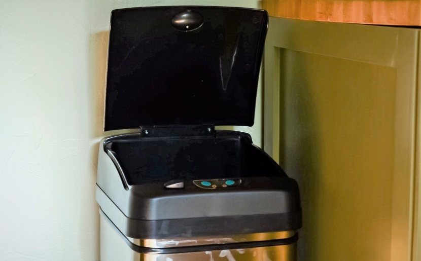 trash can - the itouchless sensor trash can open while testing trash bag slippage.