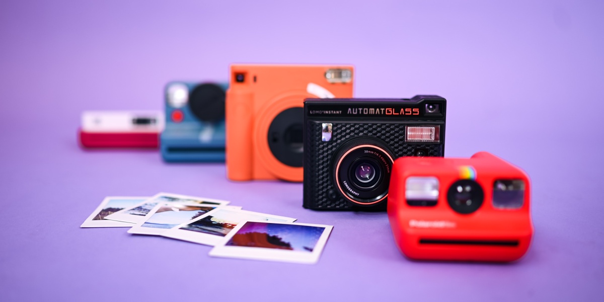 Polaroid Now gives the classic instant camera a new look and lens - CNET