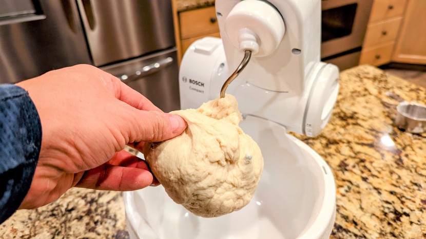 bosch mum4405 compact stand mixer - checking our pizza dough. the mum4405's kneading hook is much...