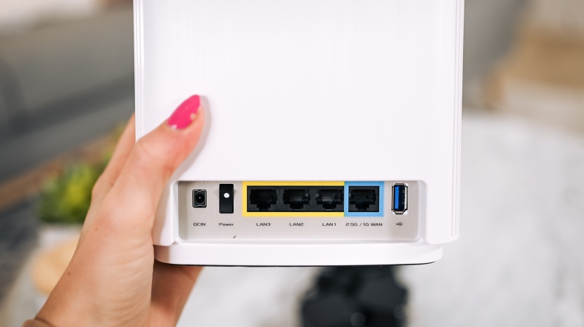 asus zenwifi (xt8) - the asus zenwifi includes three lan ports and one wan port. it is...