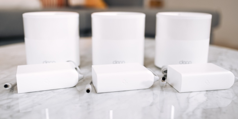tp-link deco x20 - the tp-link deco x20 kit comes with three nodes and power cords.