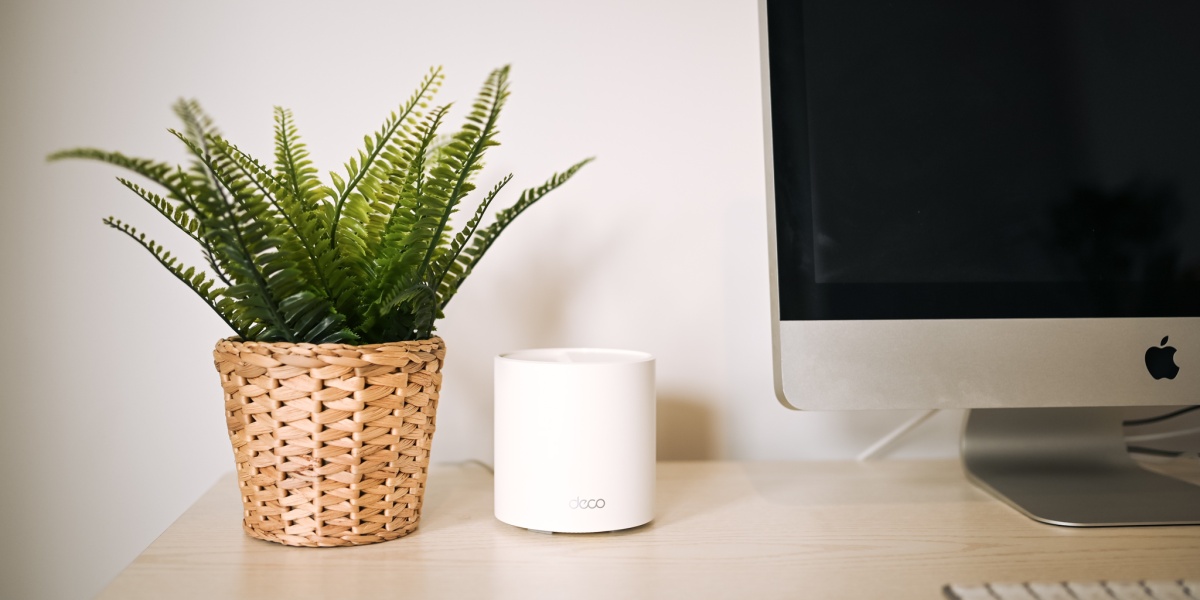 TP-Link Deco X20 Review (The TP-Link Deco X20 nodes are sleek and minimalist, blending into any room or office.)