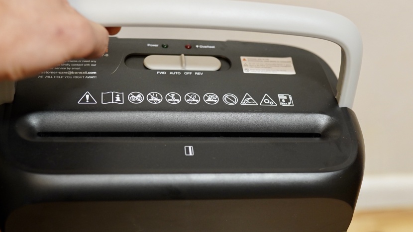 bonsaii 6-sheet cross cut - this basic model doesn&#039;t have any bells of whistles to really speak...