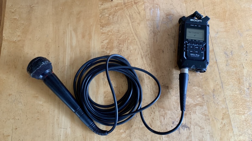 the zoom h4n has ports for studio-grade microphones.