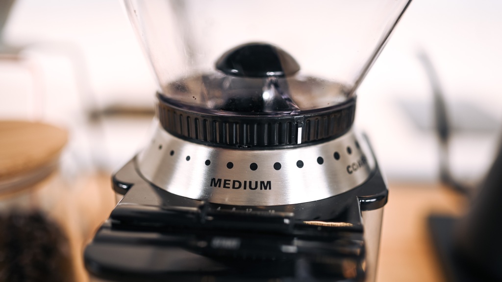 Cuisinart DBM-8 Supreme Grind Automatic Burr Mill [Coffee Grinder Review] 