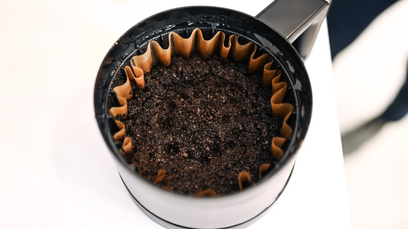 ratio six - the spray head has an average amount of indentation into the...
