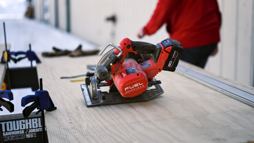 circular saw - while you can&#039;t point out a brushless saw just by looking at it, you...