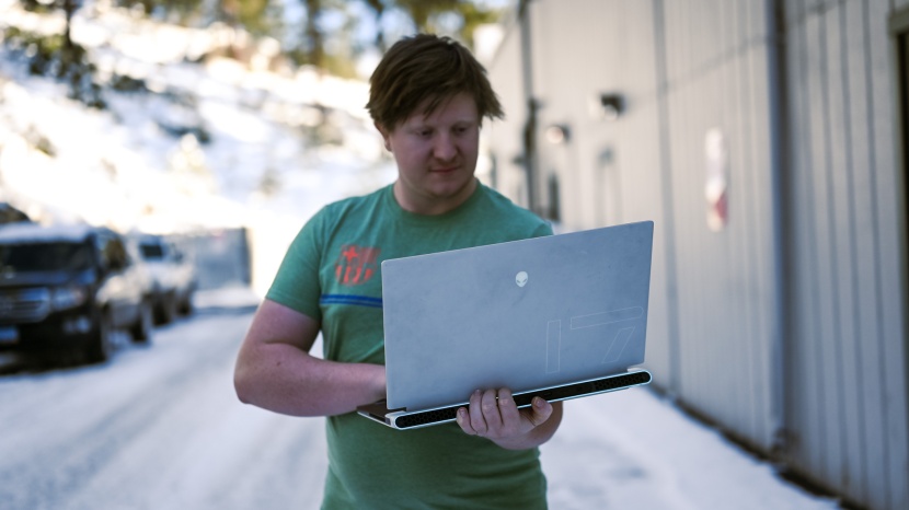 our testers watched a movie and walked away from the router, noting...