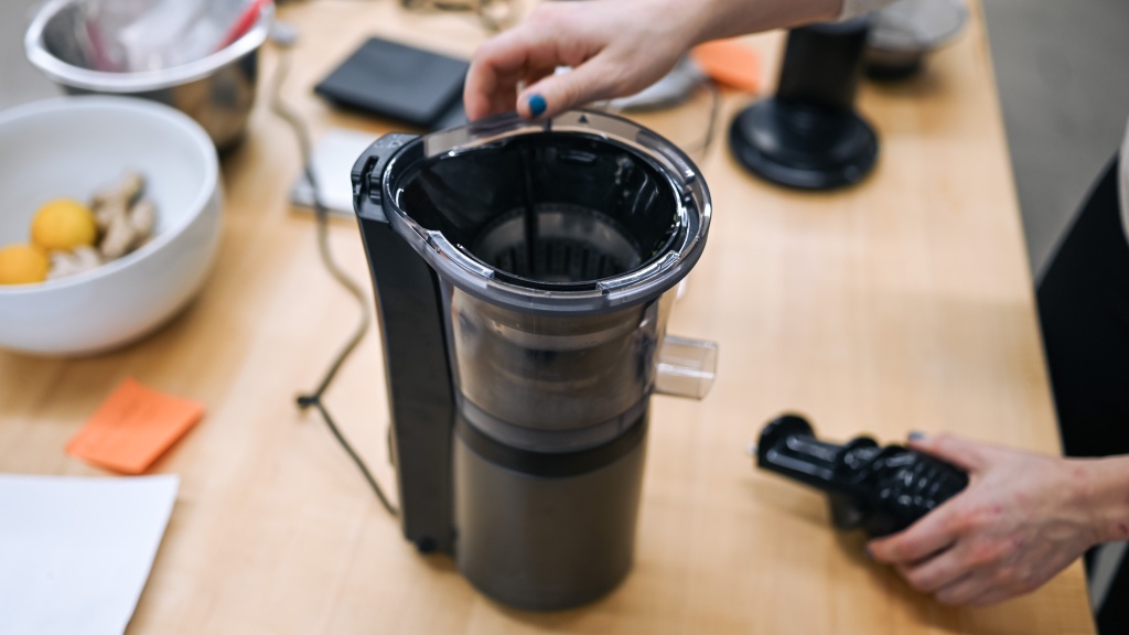 Review: The NutriBullet Slow Juicer Is User-Friendly for 2021 – SPY