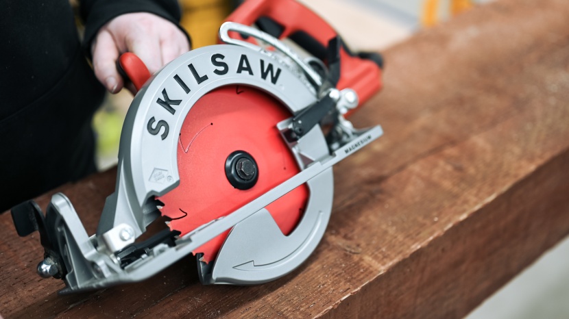 worm drive saws also use gearing to transfer power from the motor to...