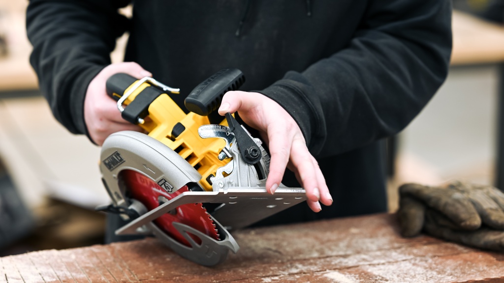 Budget circular online saw