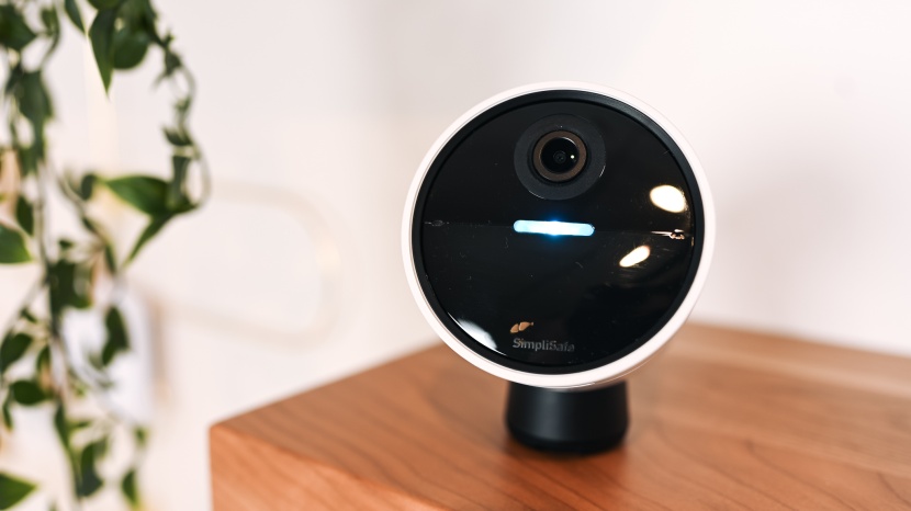 simplisafe wireless outdoor - the simplisafe is wireless and can be used indoors or outdoors.