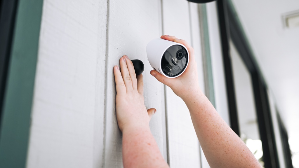 simplisafe wireless outdoor - the simplisafe wireless outdoor is easy to set up.
