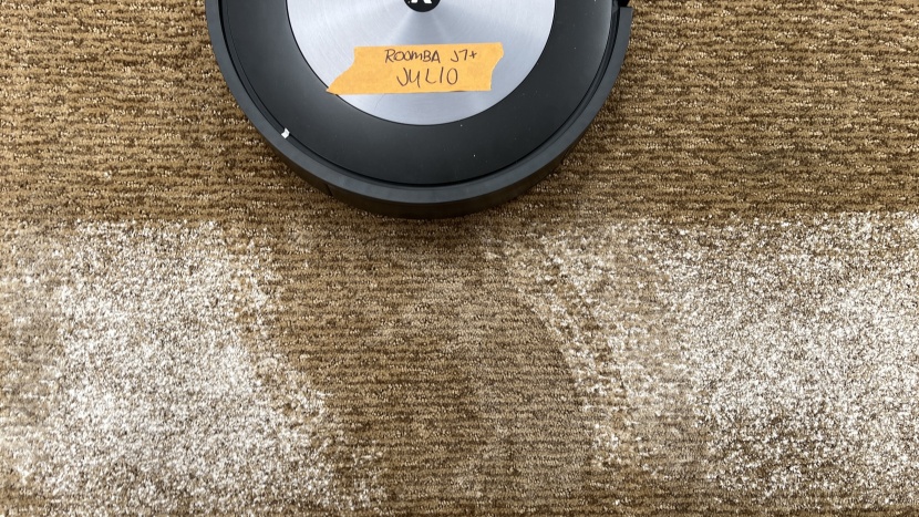 irobot roomba j7+ - flour cleaning performance on carpet.