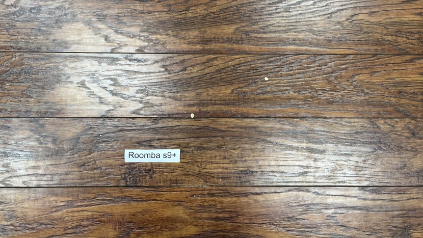 irobot roomba s9+ - the roomba left behind very little oatmeal.