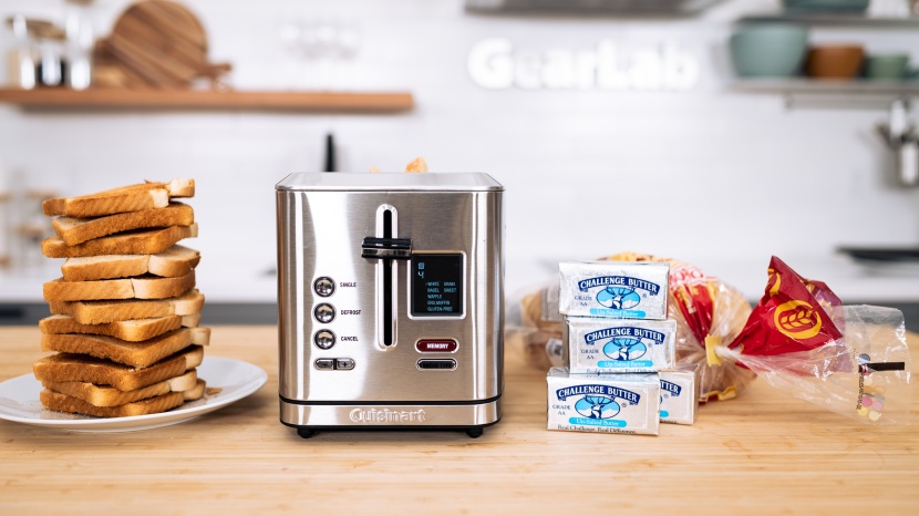 cuisinart cpt-720 2-slice digital with memoryset - the cuisinart cpt-720 is a modern looking toaster with a digital lcd...