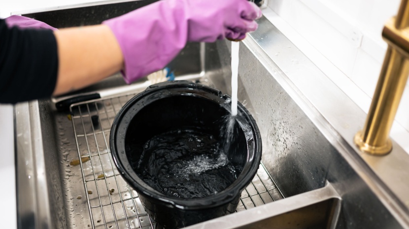 hamilton beach temp tracker 6-quart - clean up is never fun, but both the stoneware insert and the lid are...