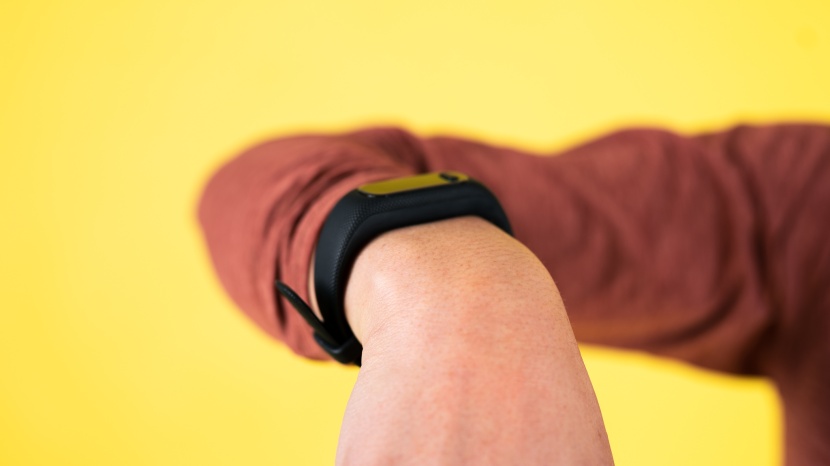 garmin vivosmart 5 - the vivosmart 5 fits snugly across the wrist.