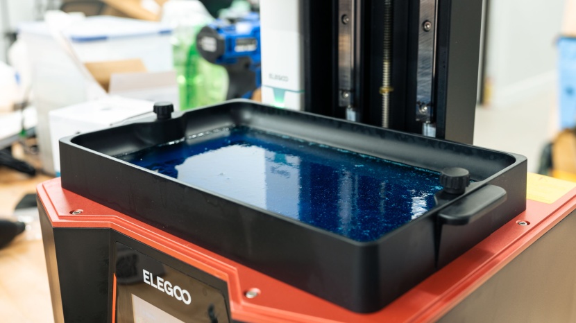 elegoo saturn 2 - the saturn 2&#039;s resin vat is undersized.