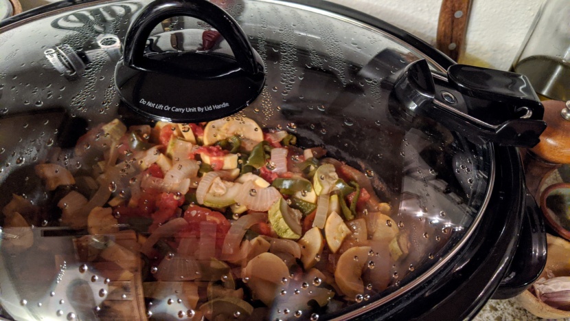 crock-pot 6-quart cook & carry - you can see how well the locking lid keeps the steam and meal where...