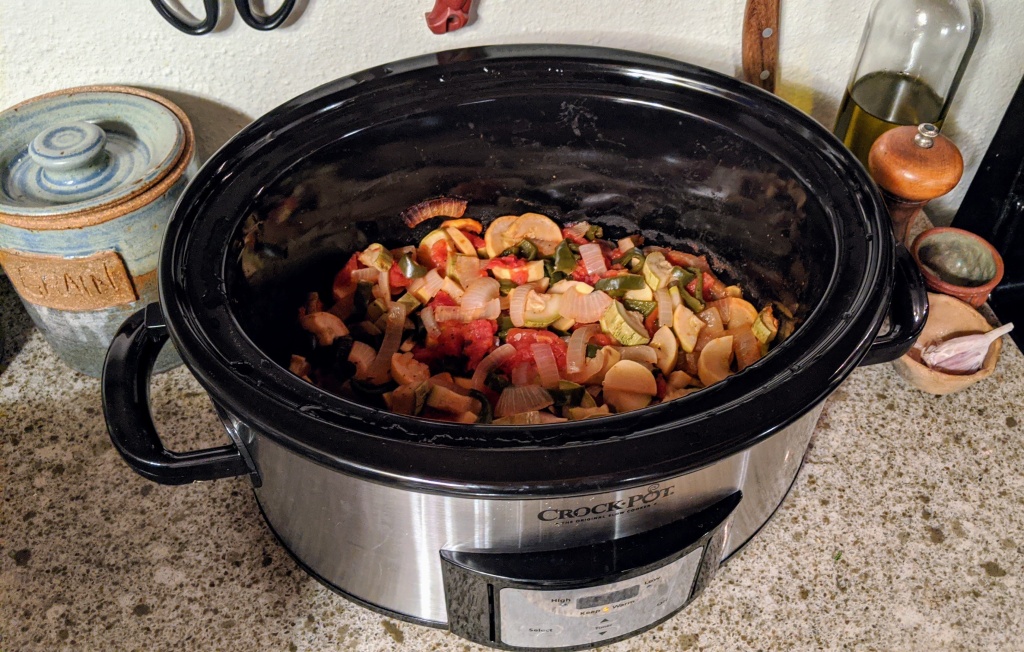 Crock-Pot 6.0-Quart Cook & Carry Slow Cooker, Manual, with Little