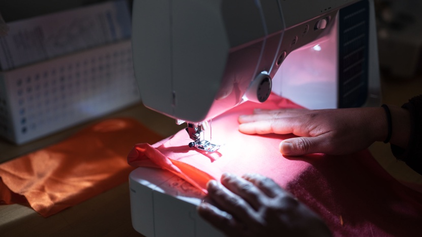 brother cs7000x - the bright light on the cs7000x is one of our favorites.