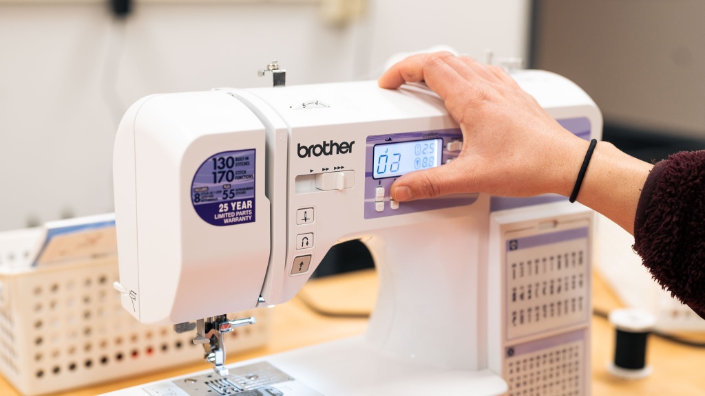 White 2037 - Best Sewing Machines Reviewed