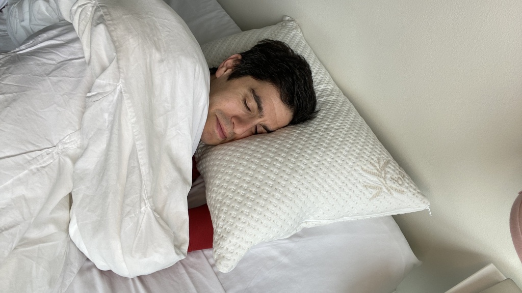 The 6 Best Pillow for Side Sleepers GearLab