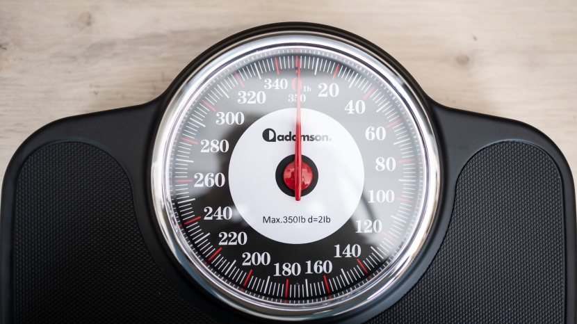 scale - a large and simple analog scale is easy to read.