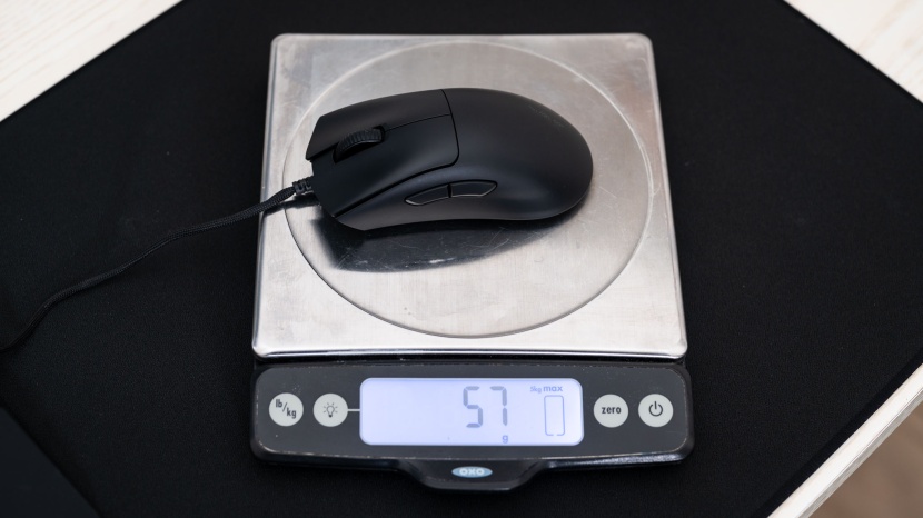 razer deathadder v3 - despite its large, comfortable form factor, razer deathadder v3 is...