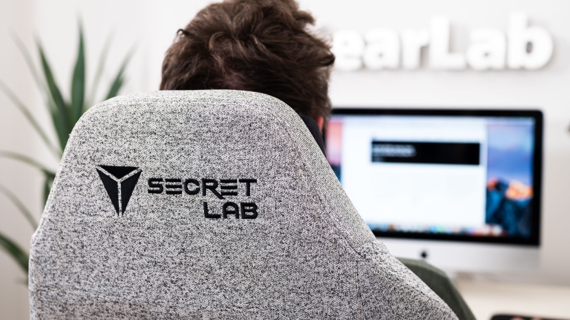 secretlabs titan evo 2022 - a premium chair suitable for both pc and console gaming .
