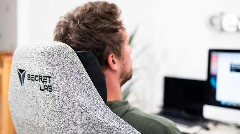 gaming chair - headrest or neckrest pillows are a common feature of gaming chairs.