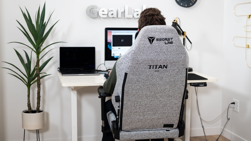  Secretlab Titan Evo Black Gaming Chair - Reclining